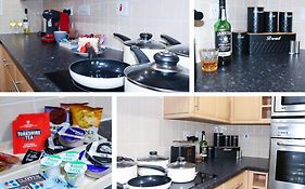 Whole Flat - Contractors, Professionals, Ulez Free, Parking, City 10Mins